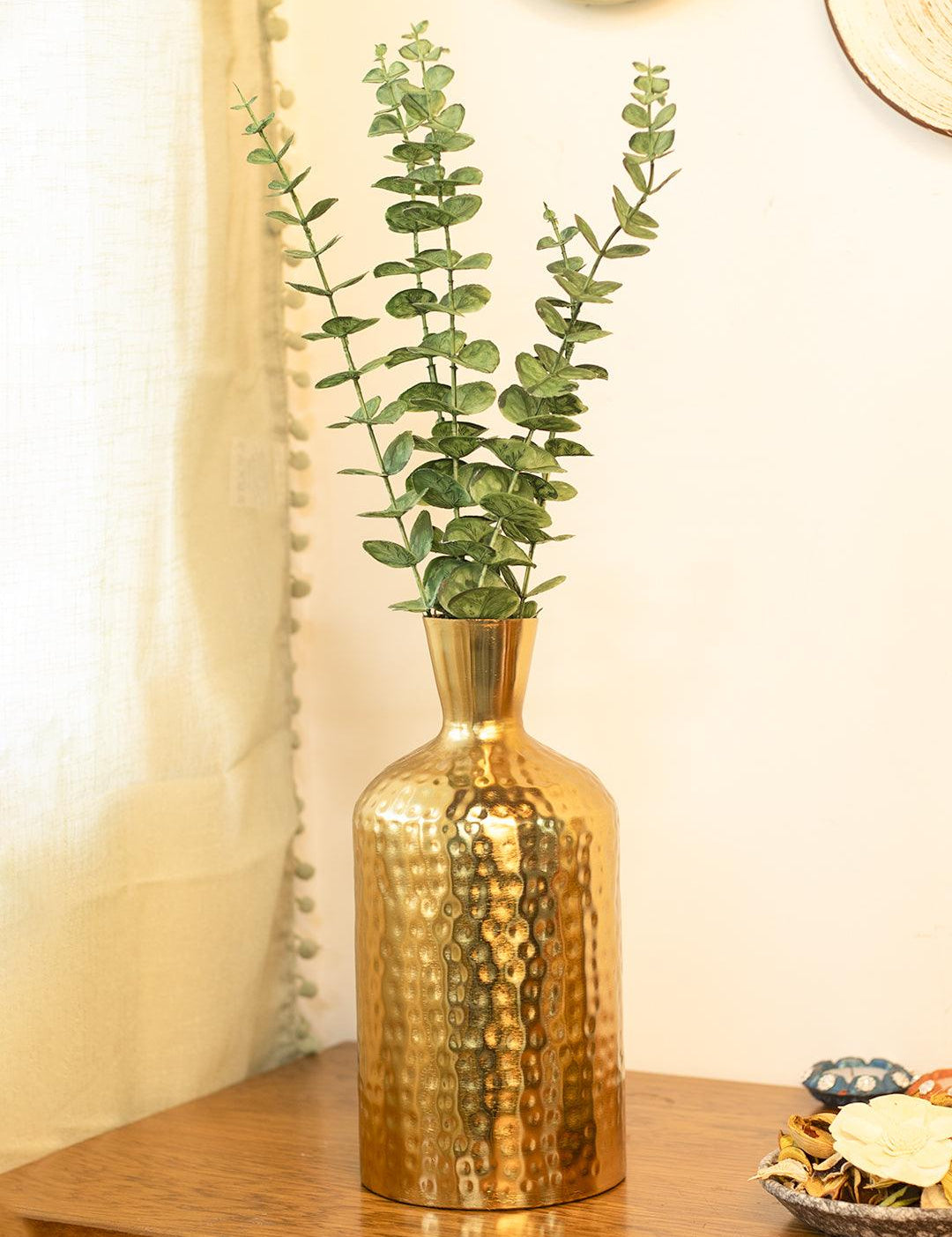 decorative-golden-hammered-flower-vase-cylinderical-shape-vases-1.jpg